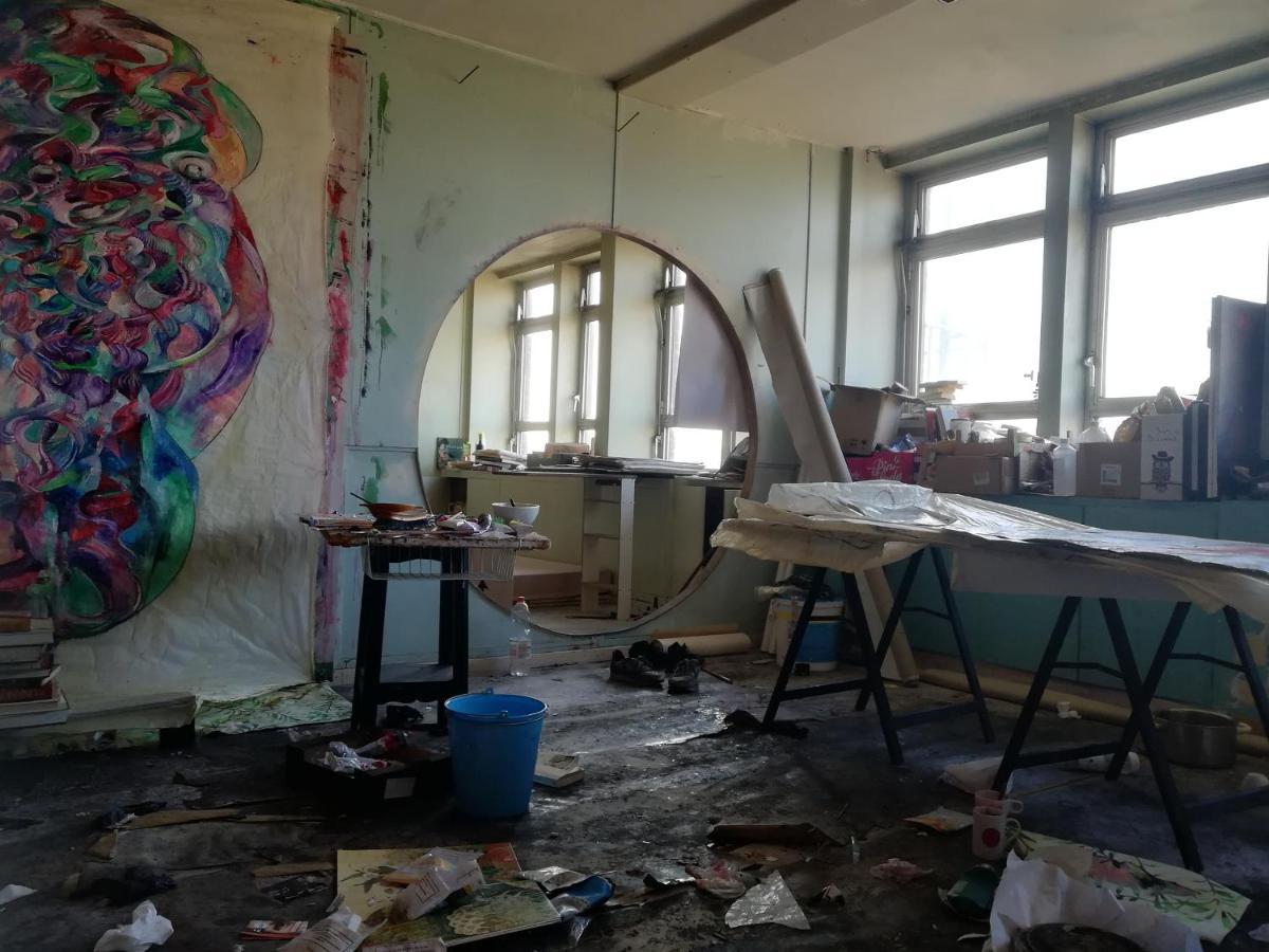 Ghostel 1St - Aventure Alternative - Guest House - Arts-Factory-Experience - For Artists, Makers And Open Minds - Attention, We Are Not A Hotel And Are Not Adapted For Everybody - Read Host Warnings Before Reservation - Www,Providence,Be Asbl Charleroi Exterior photo