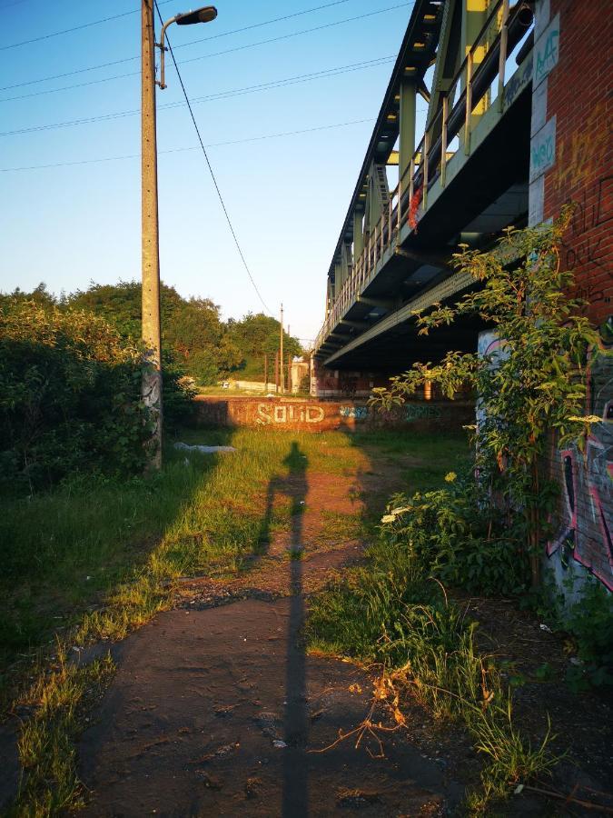 Ghostel 1St - Aventure Alternative - Guest House - Arts-Factory-Experience - For Artists, Makers And Open Minds - Attention, We Are Not A Hotel And Are Not Adapted For Everybody - Read Host Warnings Before Reservation - Www,Providence,Be Asbl Charleroi Exterior photo